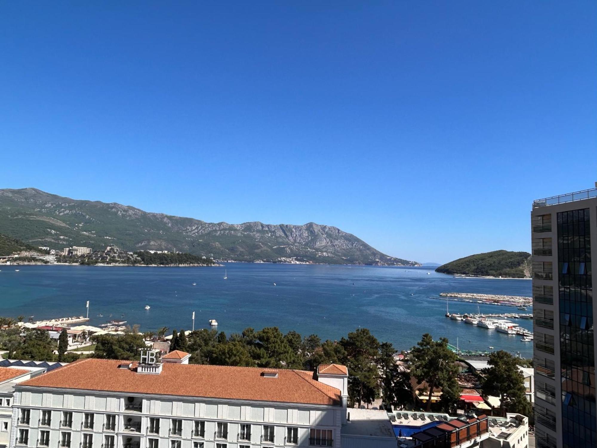 Apartments Krug Budva Luaran gambar