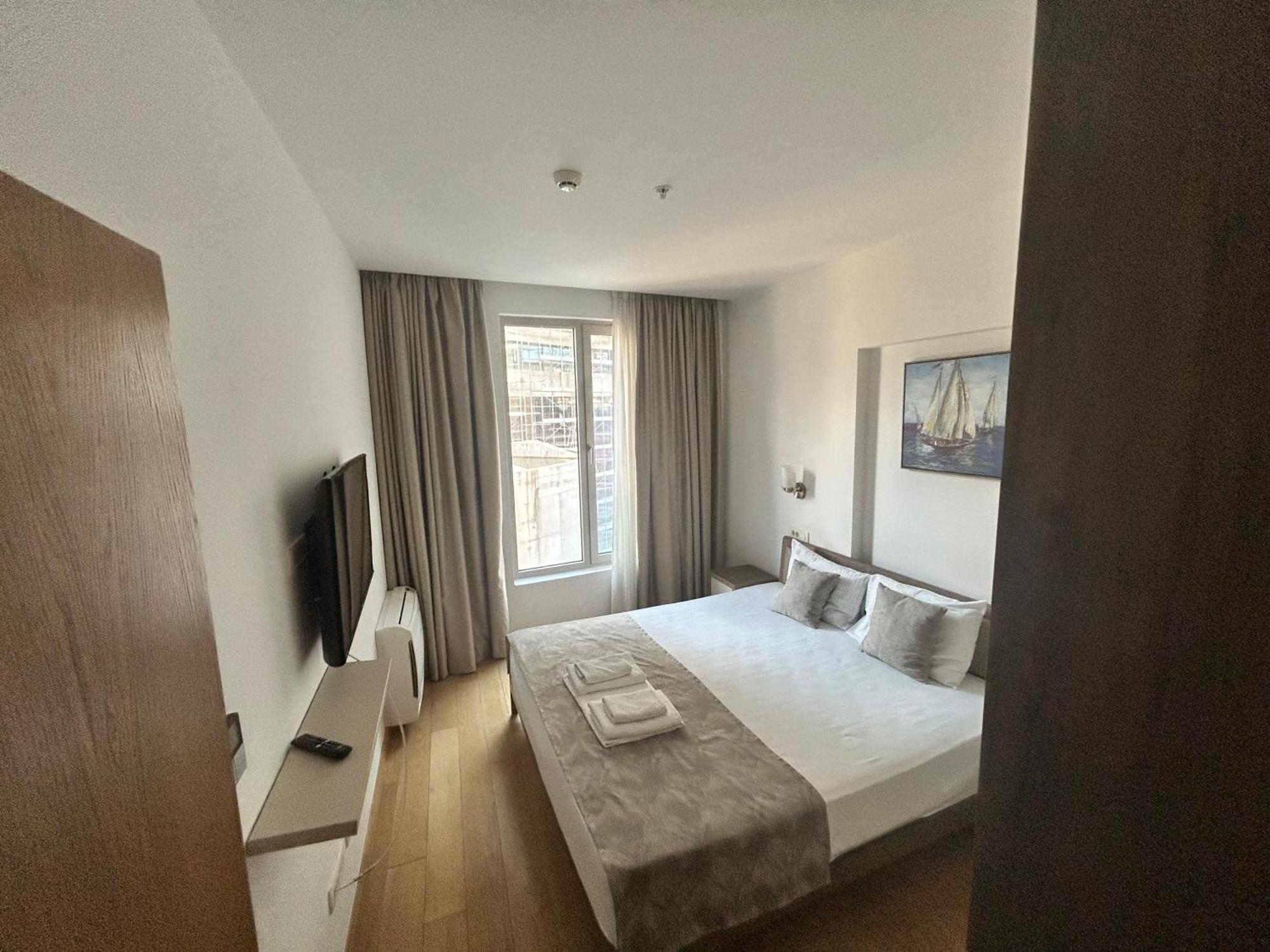 Apartments Krug Budva Luaran gambar
