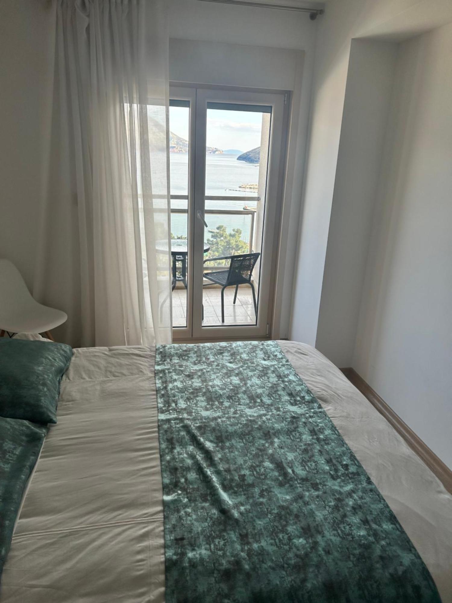 Apartments Krug Budva Luaran gambar