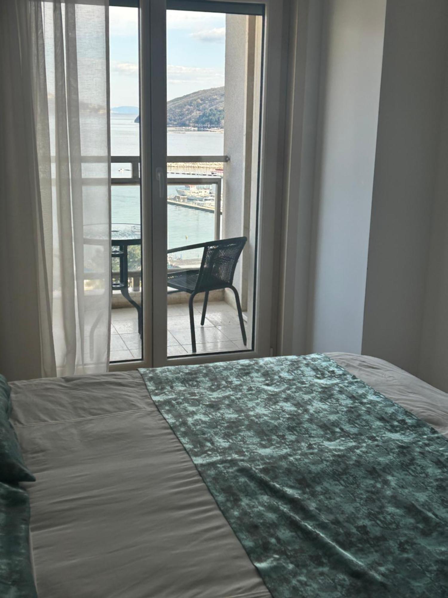 Apartments Krug Budva Luaran gambar