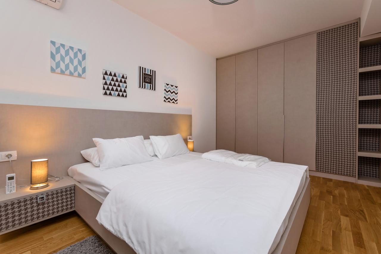 Apartments Krug Budva Luaran gambar