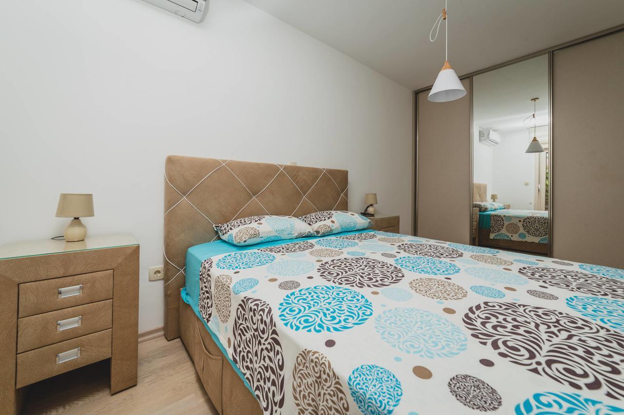 Apartments Krug Budva Luaran gambar