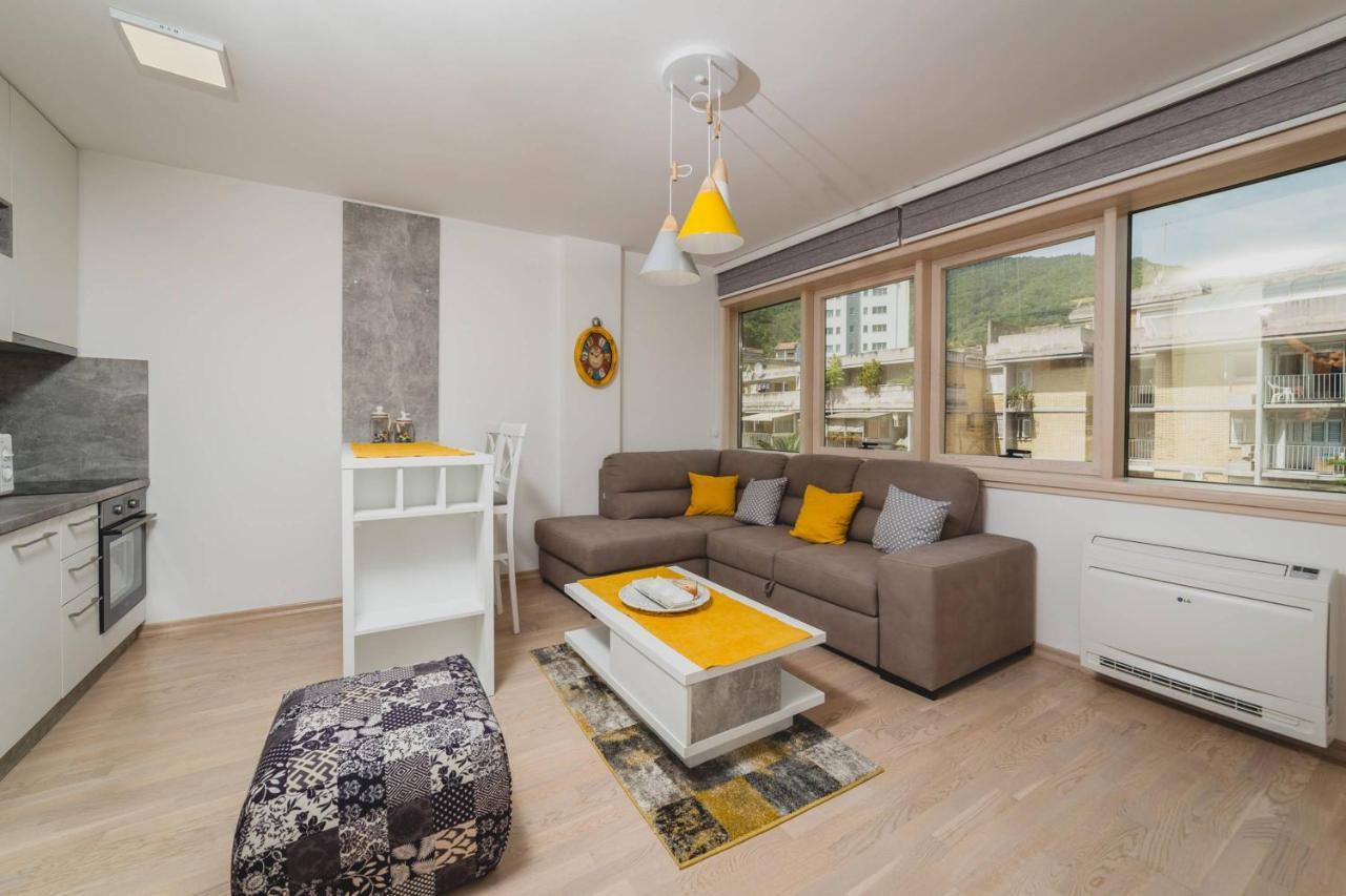 Apartments Krug Budva Luaran gambar