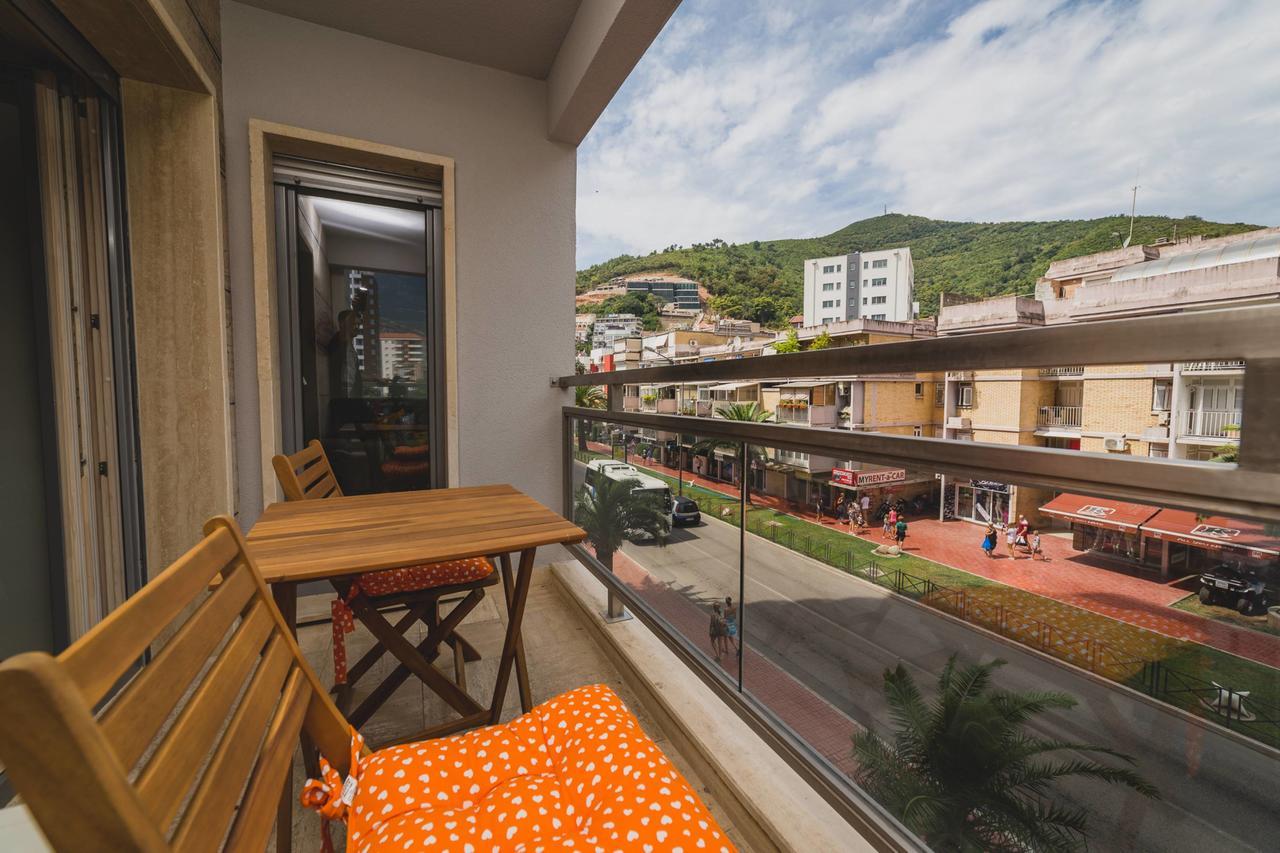 Apartments Krug Budva Luaran gambar