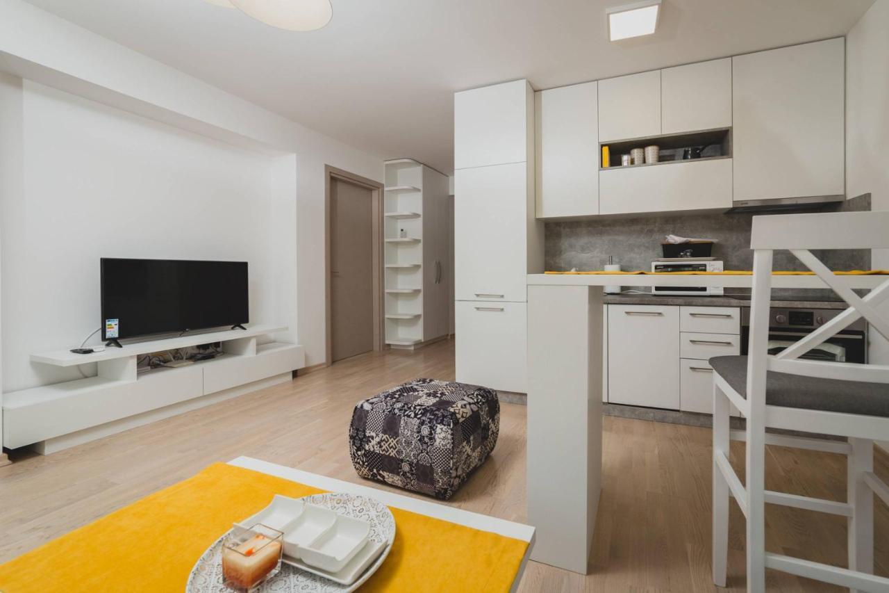 Apartments Krug Budva Luaran gambar